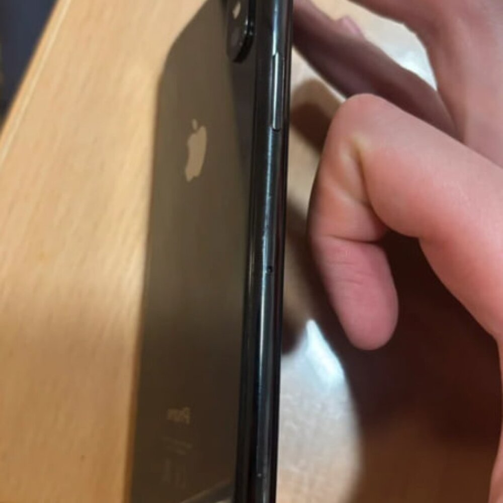iPhone X - Picture 2 of 2